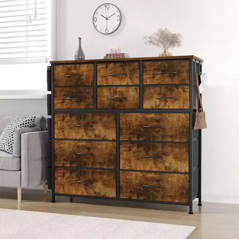 Commode de 100 cm de haut pour chambre à coucher avec 12 tiroirs, commode avec poches latérales et crochets, cadre en acier robuste, plateau en bois, poignée facile à tirer