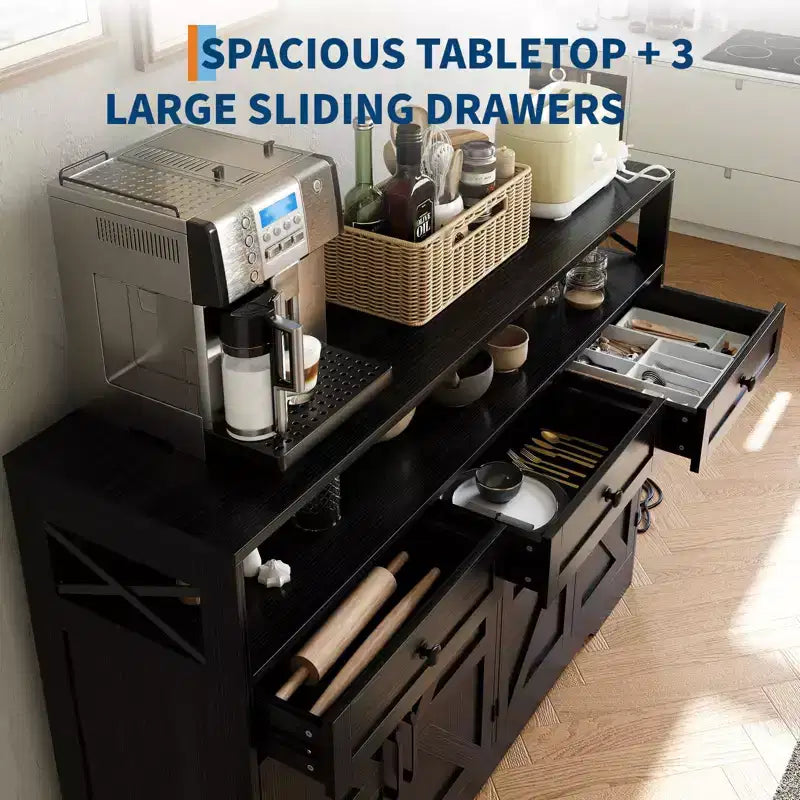 TROPOW Buffet de ferme avec station de recharge, 3 tiroirs et 4 portes de grange, armoire de rangement de cuisine de 51 pouces avec bar à café
